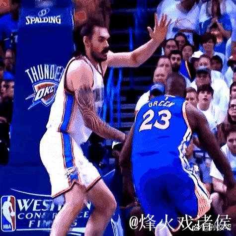 亚当斯替补上场16分钟全场1投1中，罚球2中1贡献3分